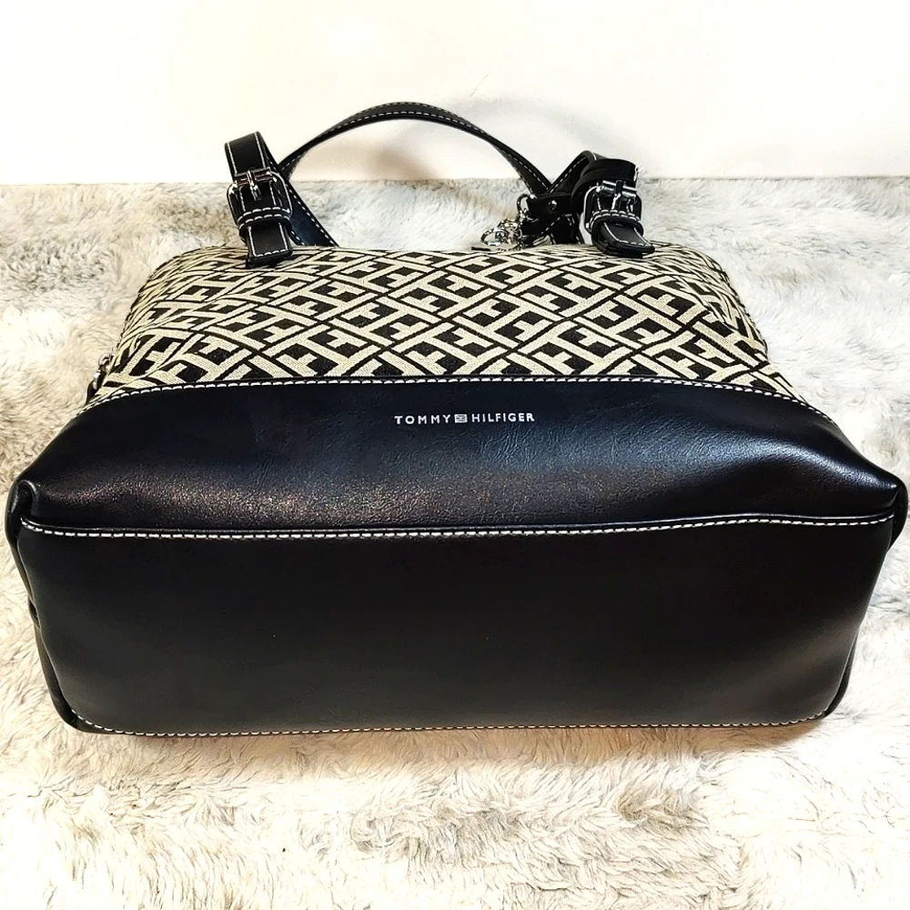 NWT Tommy Hilfiger Black and Tan In Signature Canvas Print Satchel - Picture 6 of 12